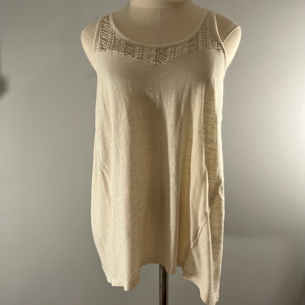 ☀️This Tank Top is from Mossimo and size extra small☀️